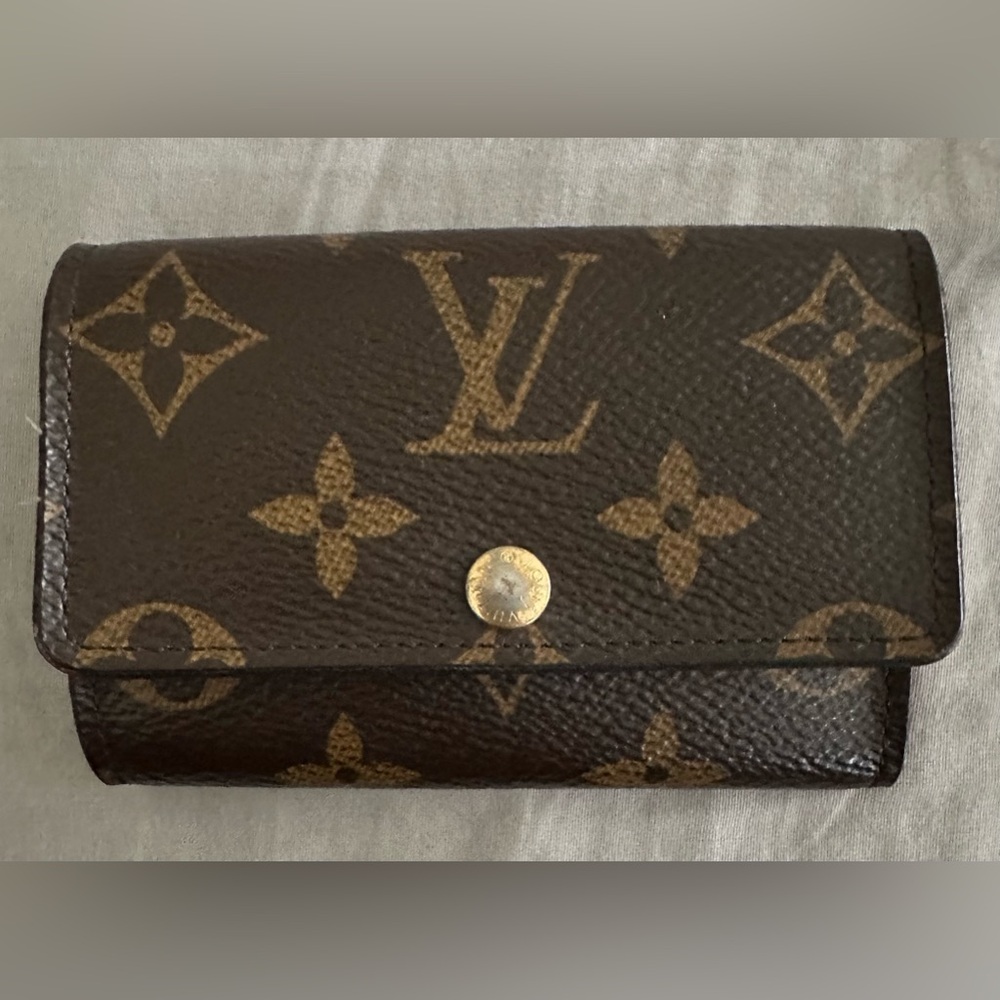 Louis Vuitton key holder